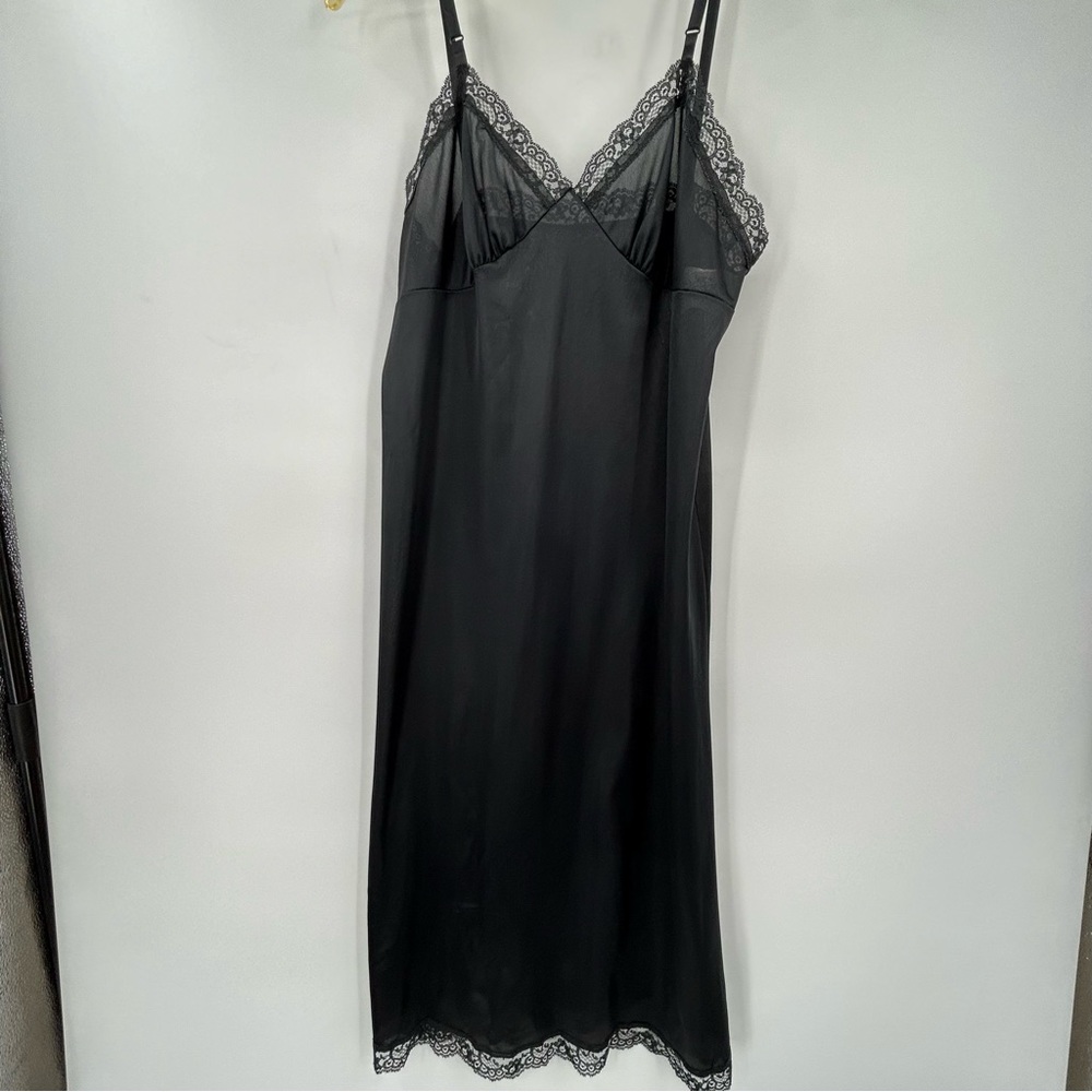 *** Deena Black Slip *** 36